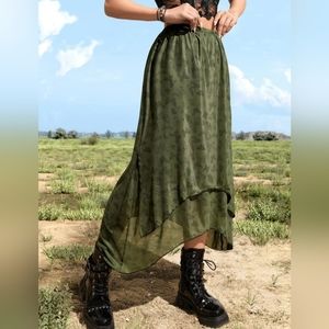 NWT Romwe Asymmetric Skirt